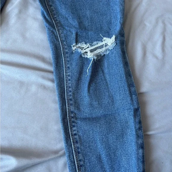 Old Navy Women's maternity Blue Ripped Skinny Jeans - Picture 2 of 6
